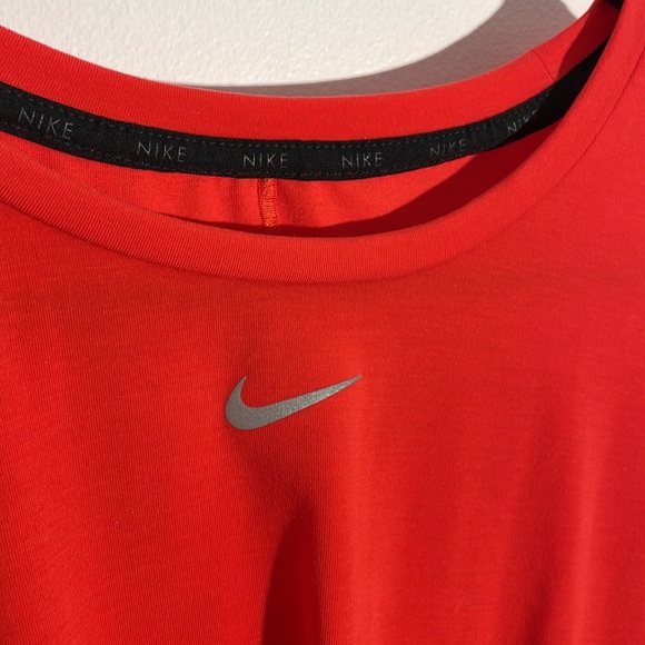 Nike Women's Dri-FIT One Luxe Twist Short-Sleeve Shirt - Picture 3 of 4